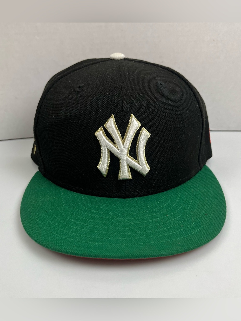 New Era Yankee Fitted Hat Black Green Gold World Series 2000 Size 7 1/2